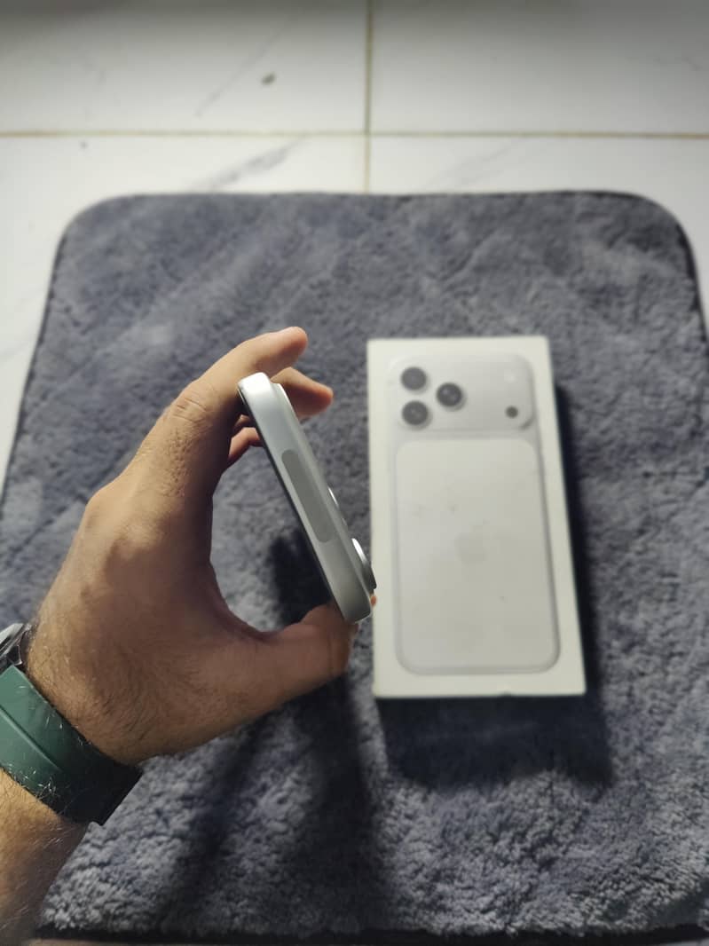 Apple iPhone 17 Pro Max Jv 4