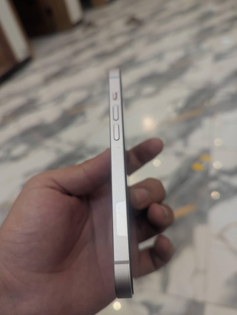 Apple iPhone 14 5