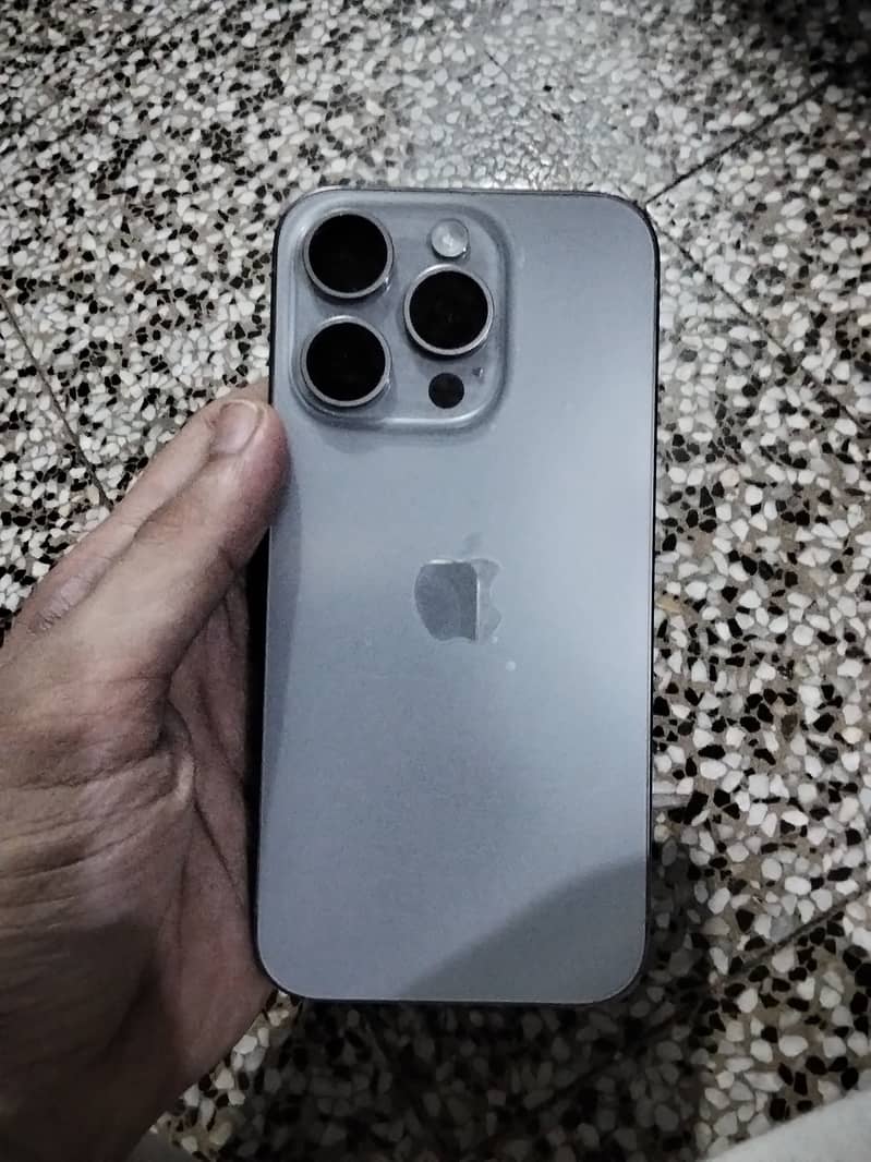 Apple iPhone 15 Pro 2