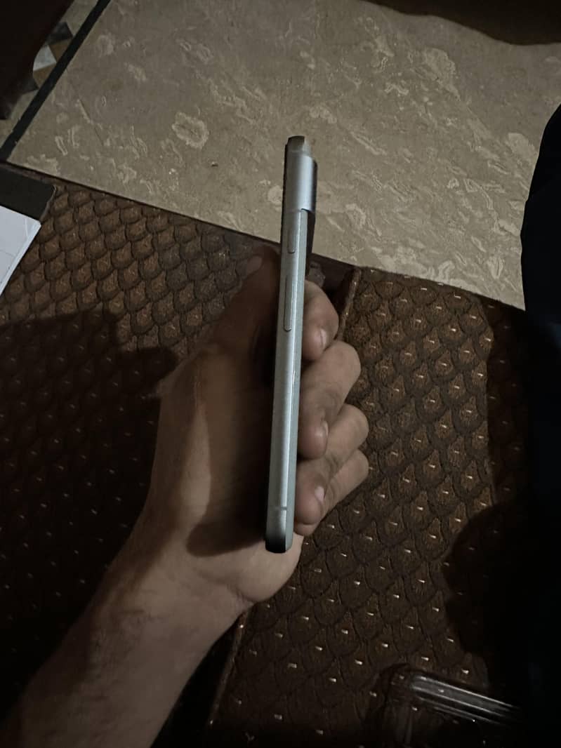 Google Pixel 8 2