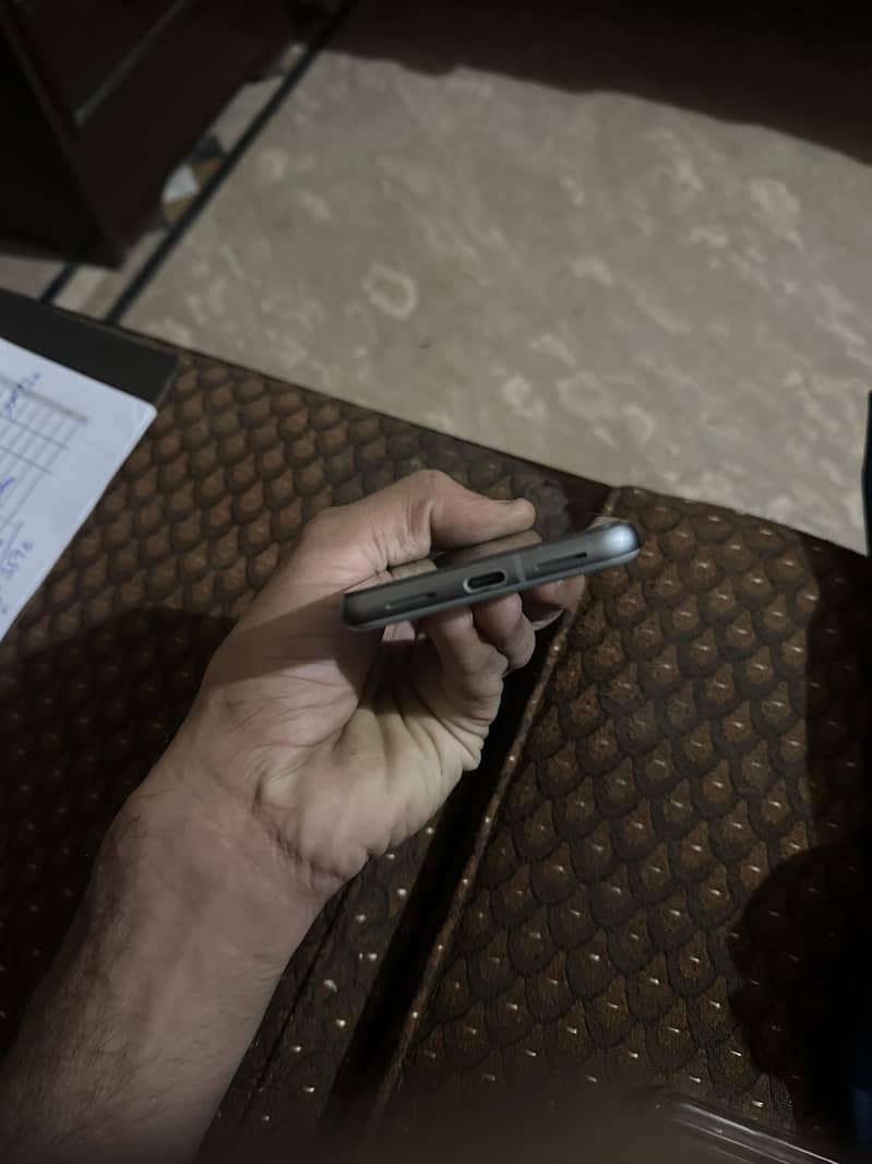Google Pixel 8 3