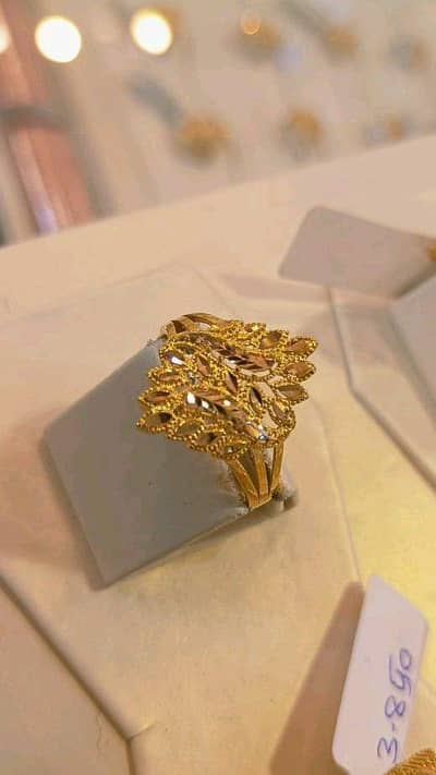 GOLD RING
