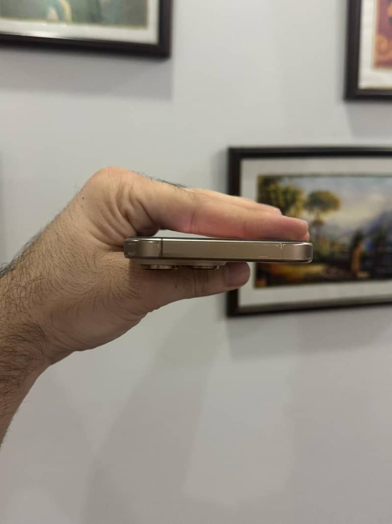 Apple iPhone 16 Pro Max 3