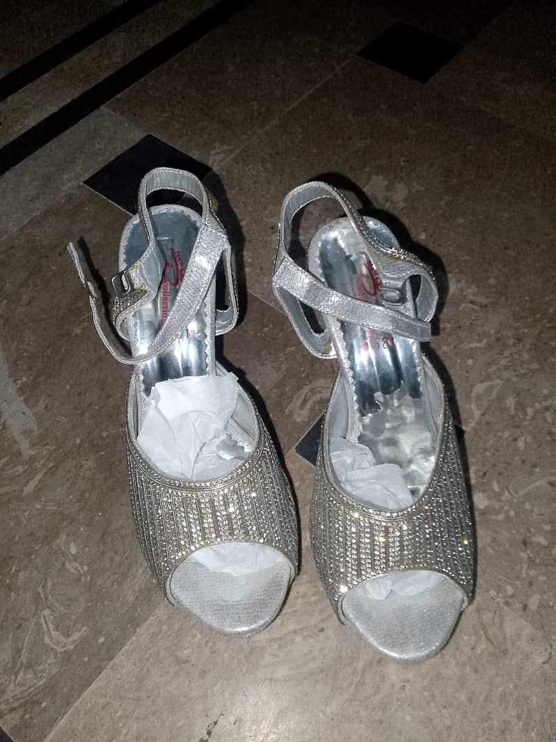 heel sandal 0