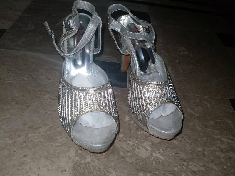 heel sandal 1