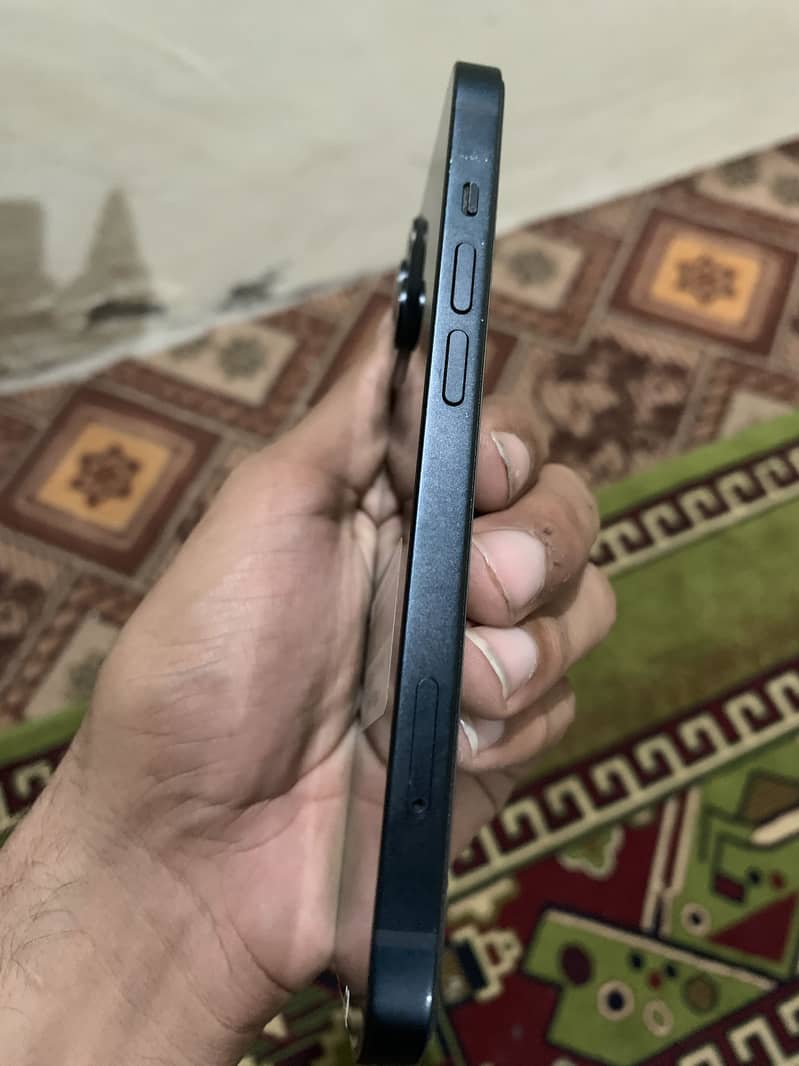 Apple iPhone 13 3