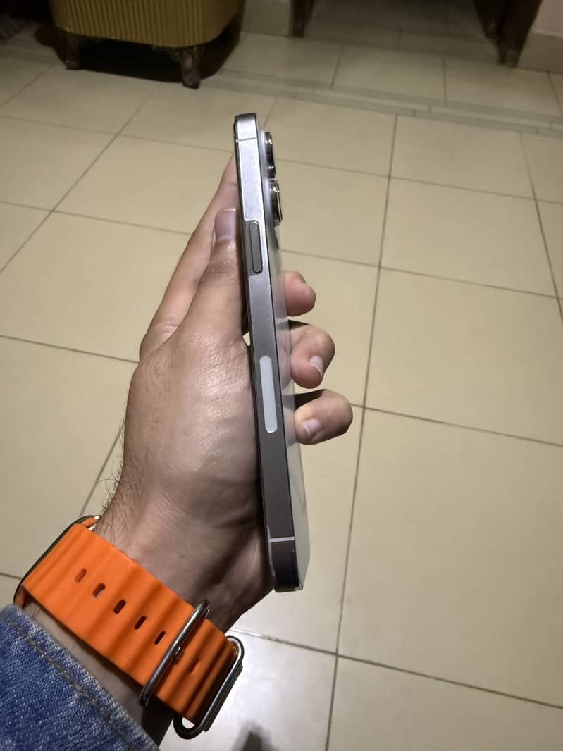 Apple iPhone 14 Pro Max 3