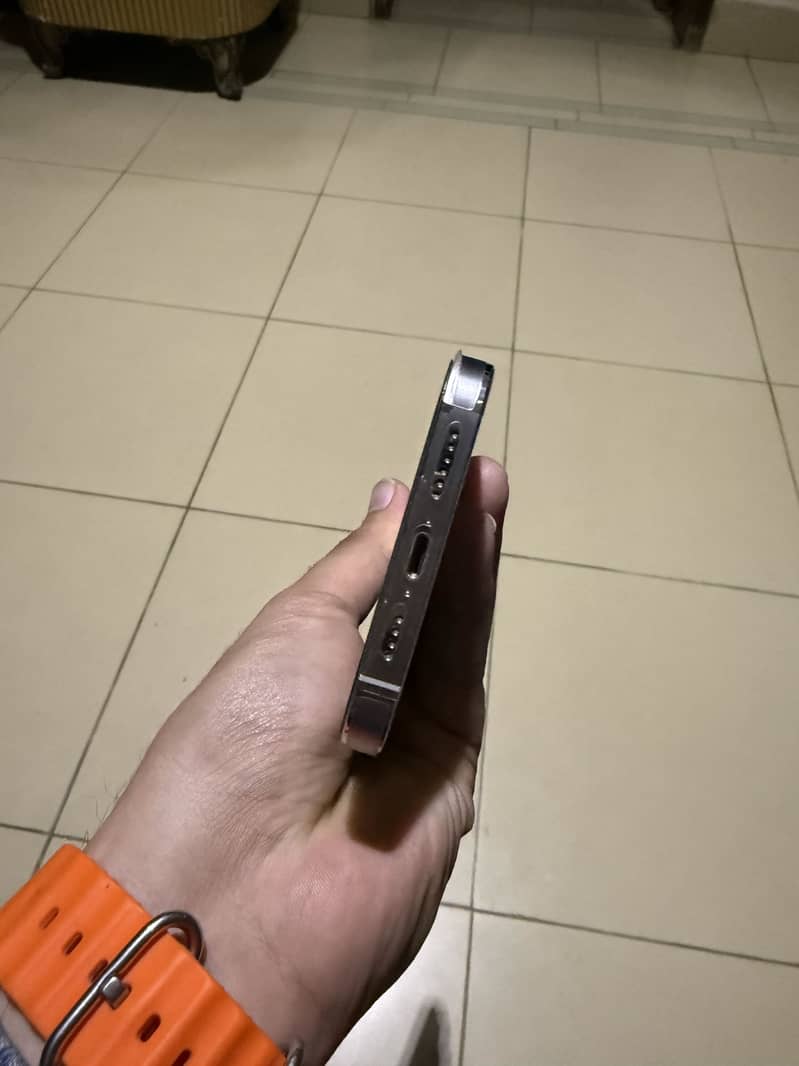 Apple iPhone 14 Pro Max 4