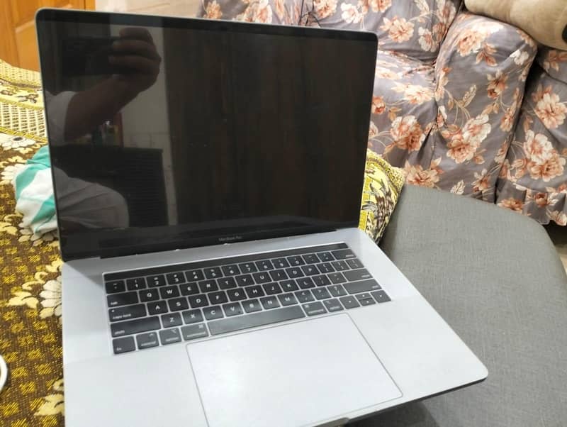 MacBook Pro 2019 1