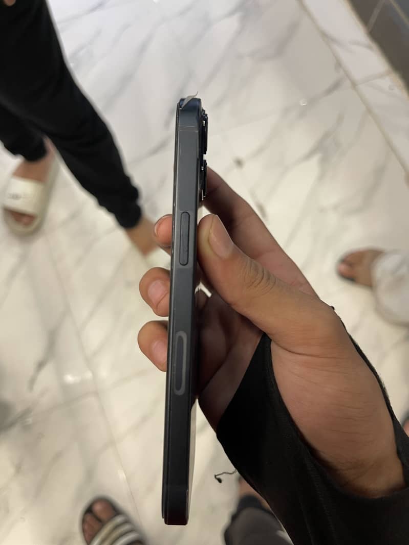 Apple iPhone 13 3