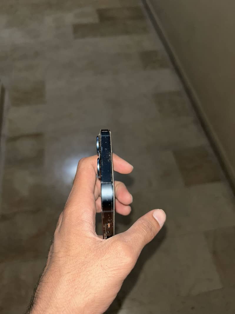 Apple iPhone 13 9