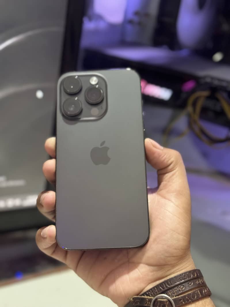 Apple iPhone 14 Pro 0