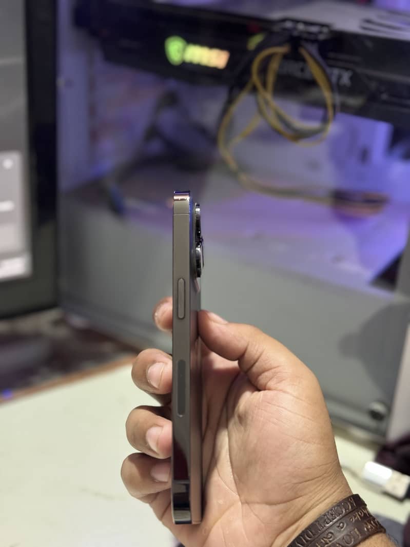 Apple iPhone 14 Pro 4