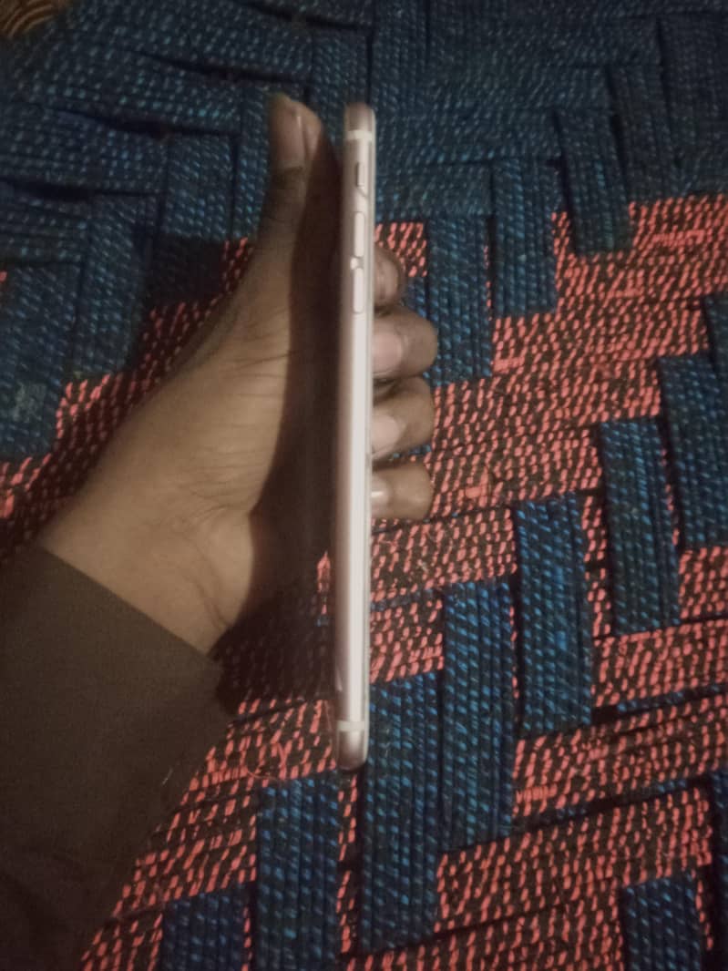 Apple iPhone 6S Plus 2