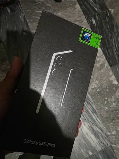 Samsung Mobile S25 Ultra complete box