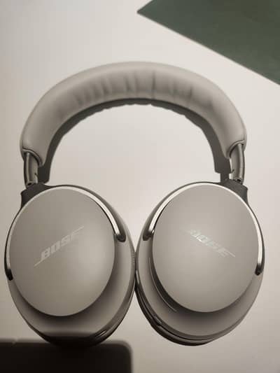 Bose quite comfort ultra, headphones , Sony xm 4 5 6 Apple