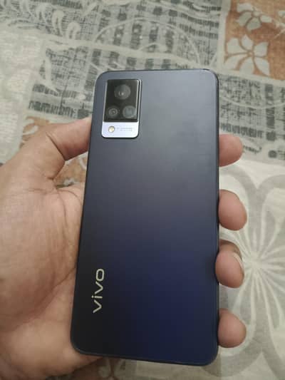Vivo V21