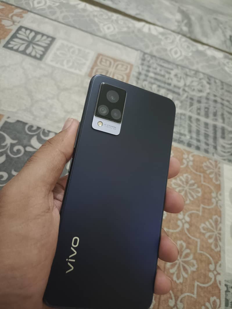Vivo V21 4