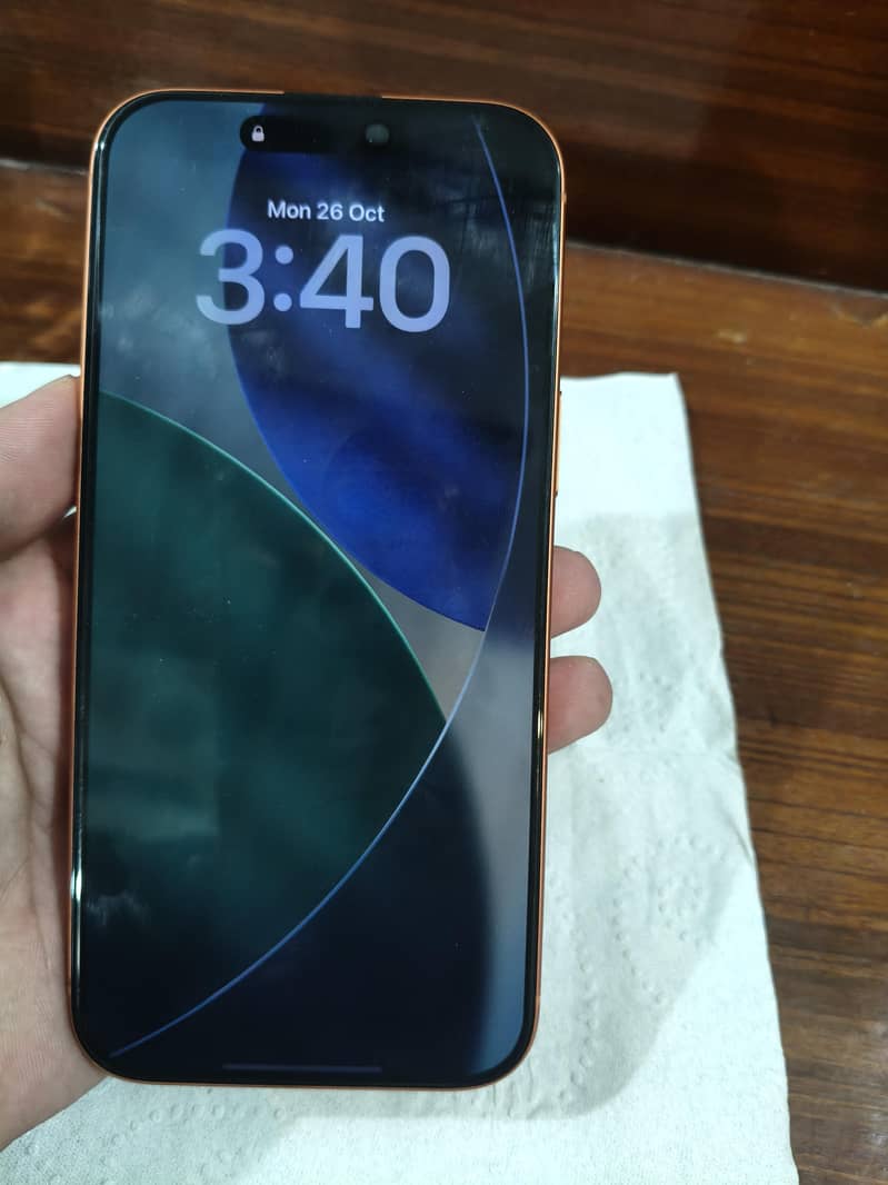 Apple iPhone 17 Pro Max 4