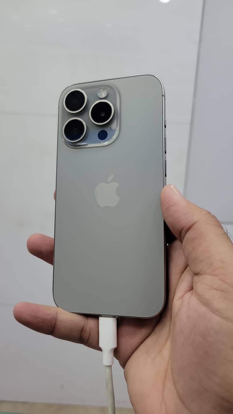 Apple iPhone 15 Pro 1