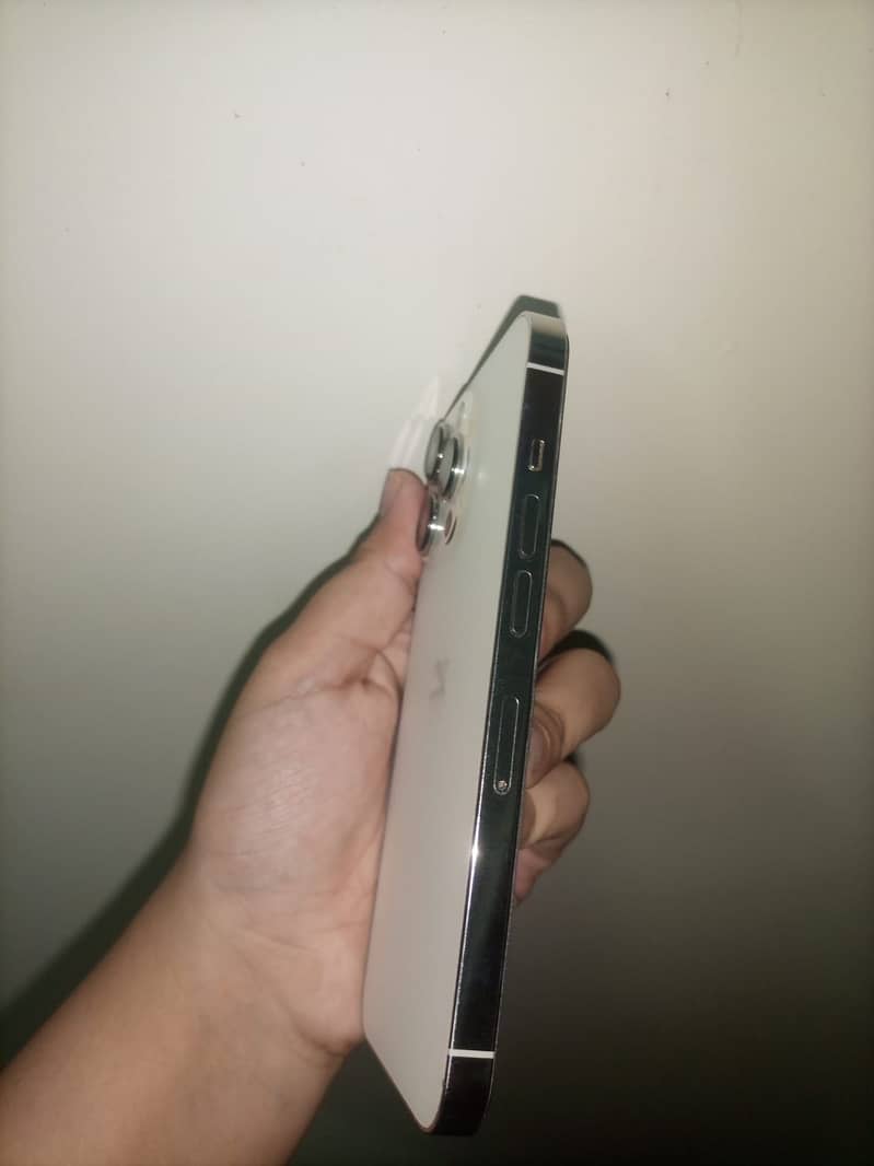 Apple iPhone 13 Pro 3