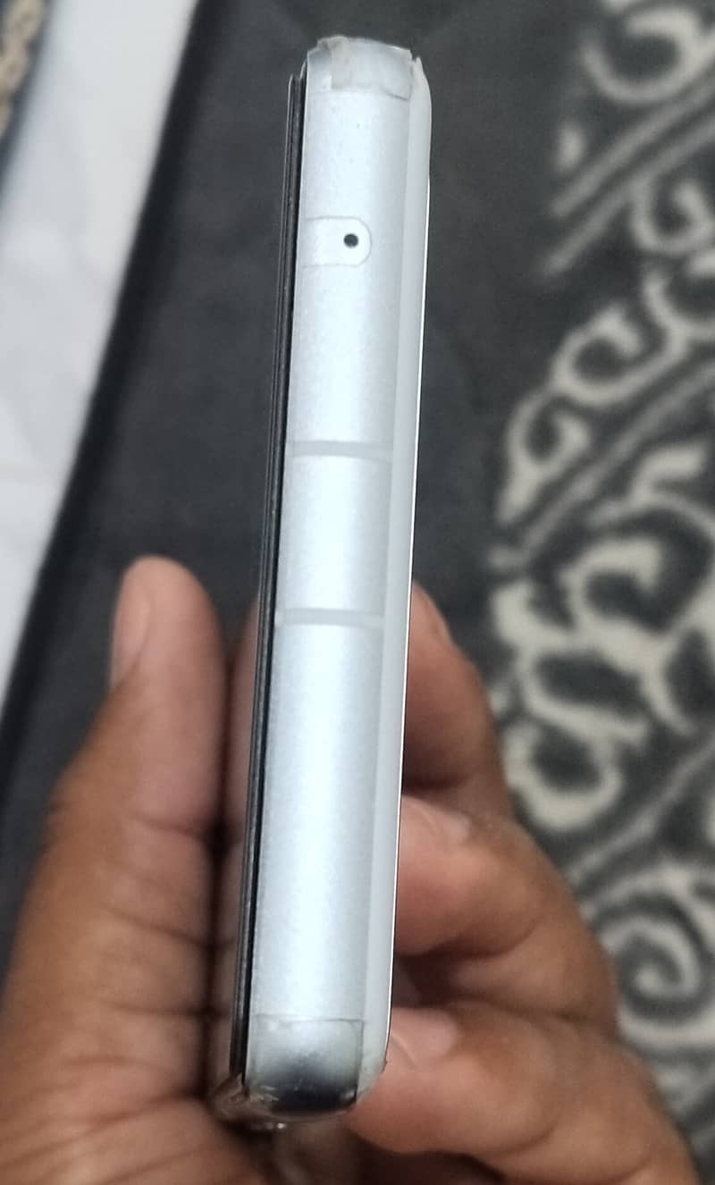 Google Pixel 7a 4
