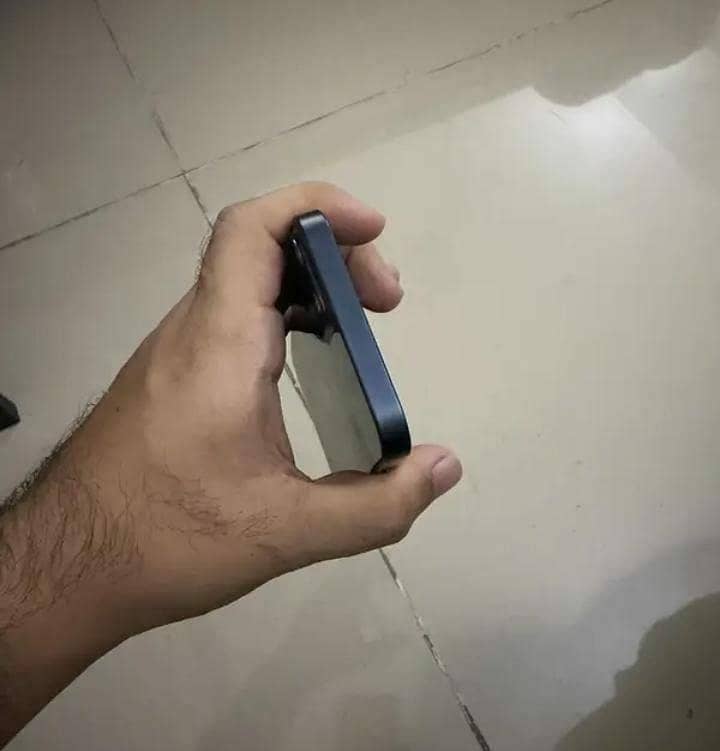 Apple iPhone 13 1