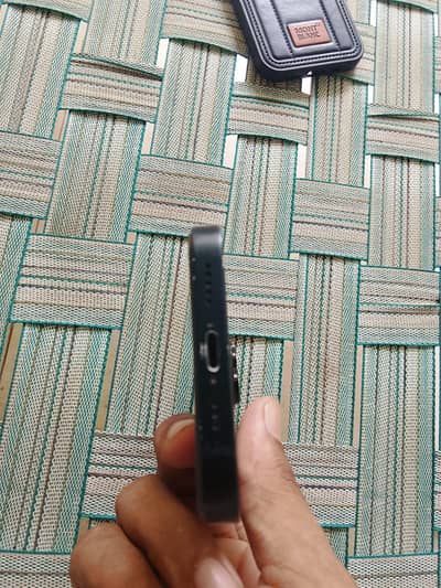 Apple iPhone 14