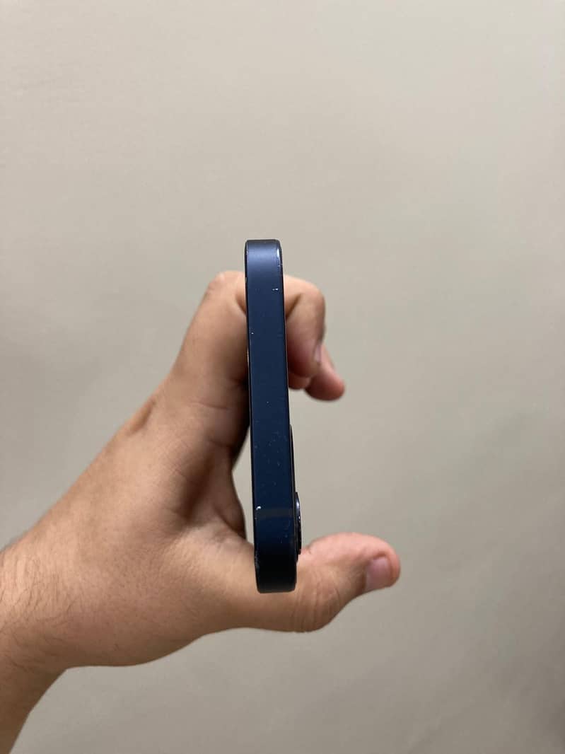Apple iPhone 12 2