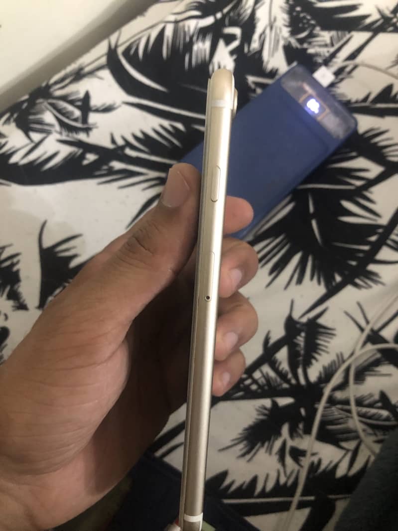 Apple iPhone 7 Plus 2