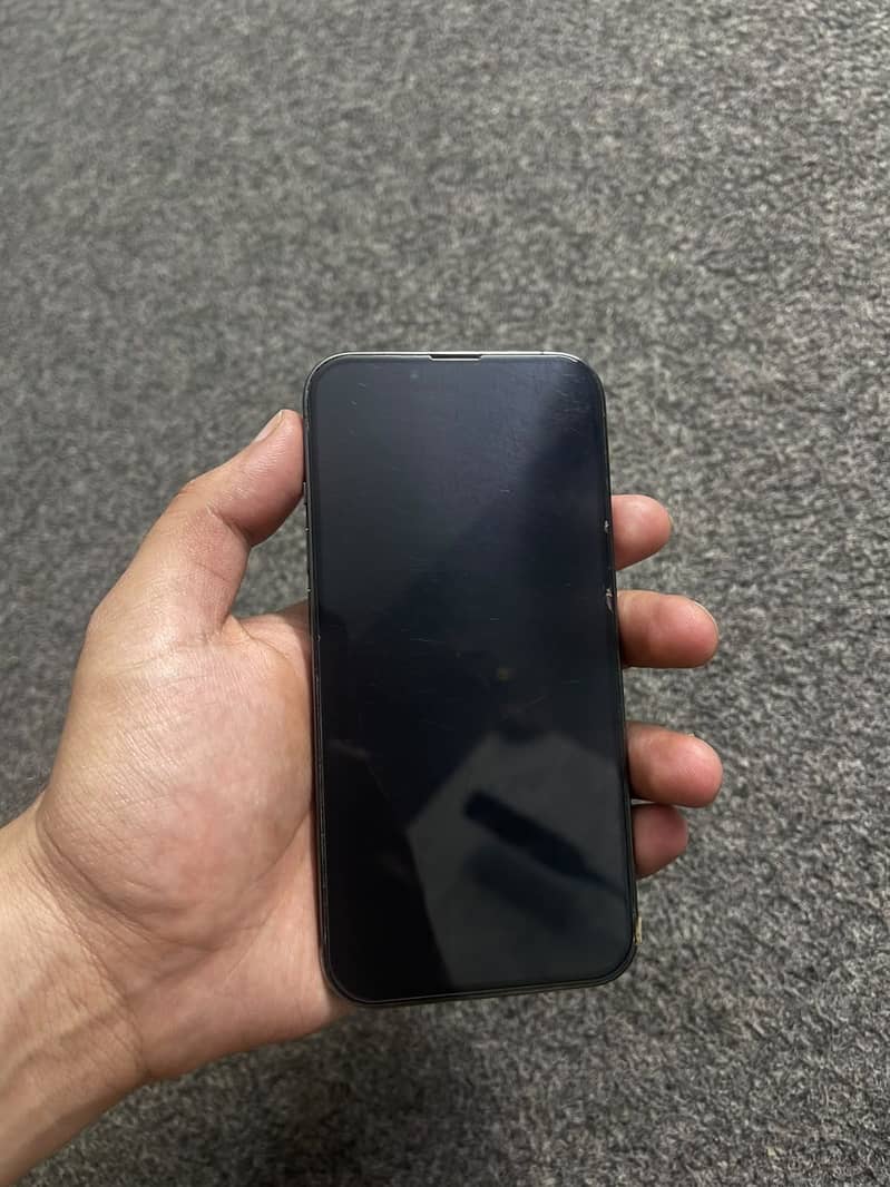 Apple iPhone 13 Pro 2