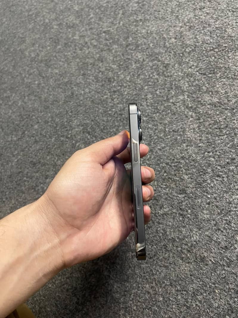 Apple iPhone 13 Pro 4