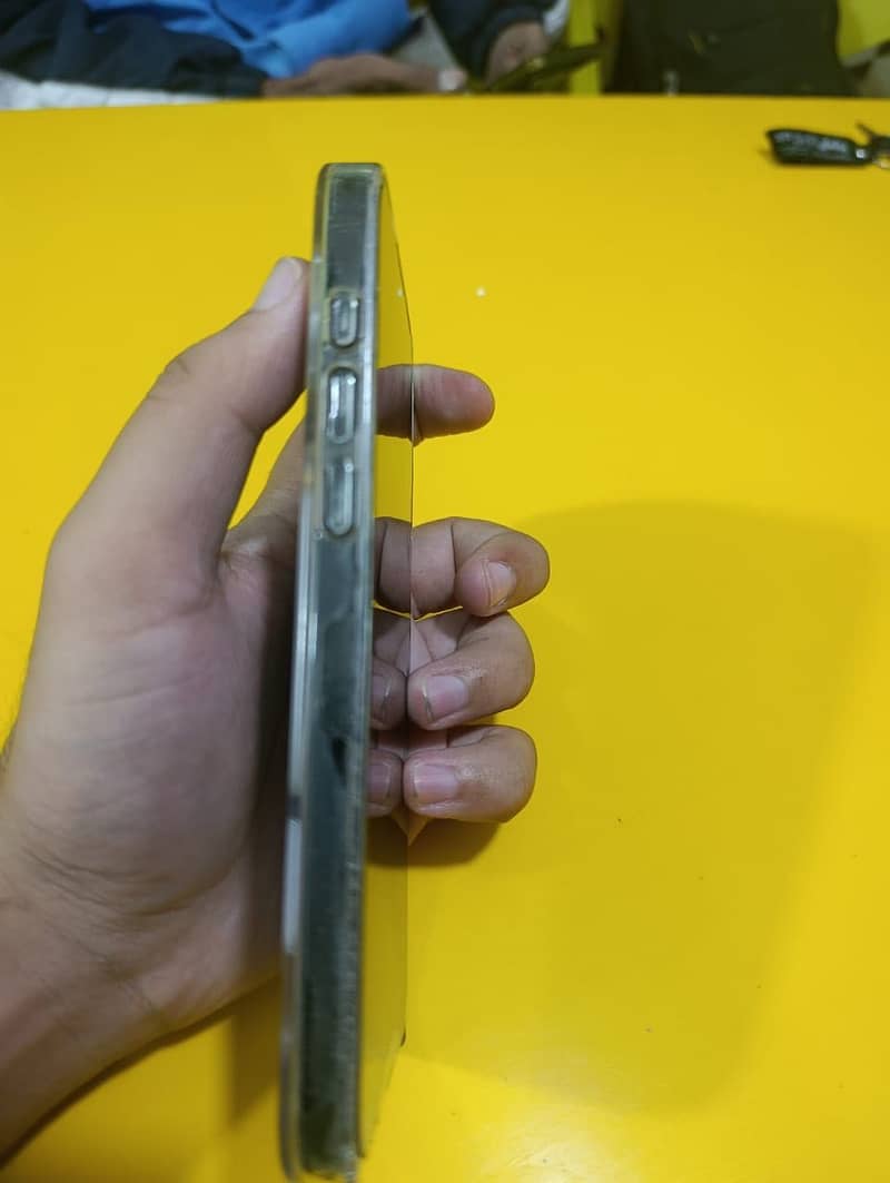 Apple iPhone 16 Pro Max 3