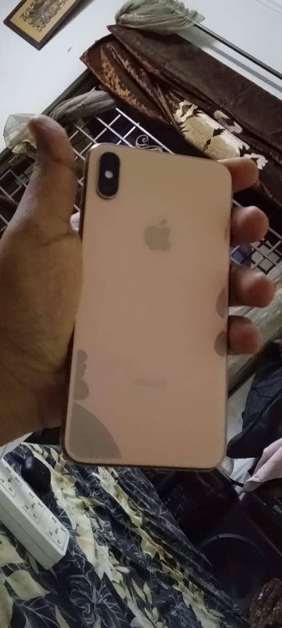 Apple iPhone XS Max 2