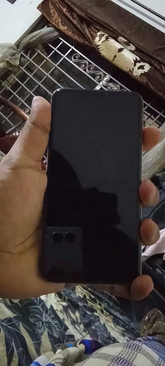 Apple iPhone XS Max 9