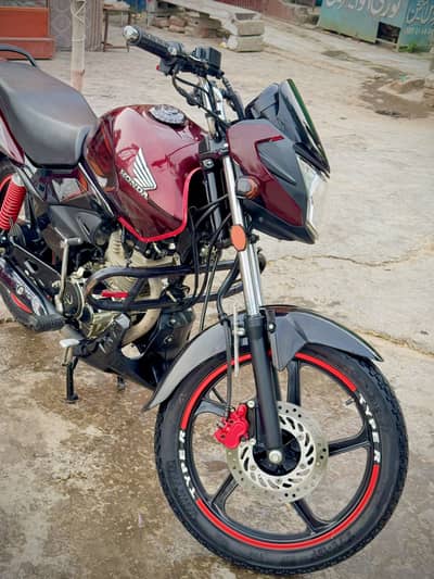 Honda CB125F 2025 10/10