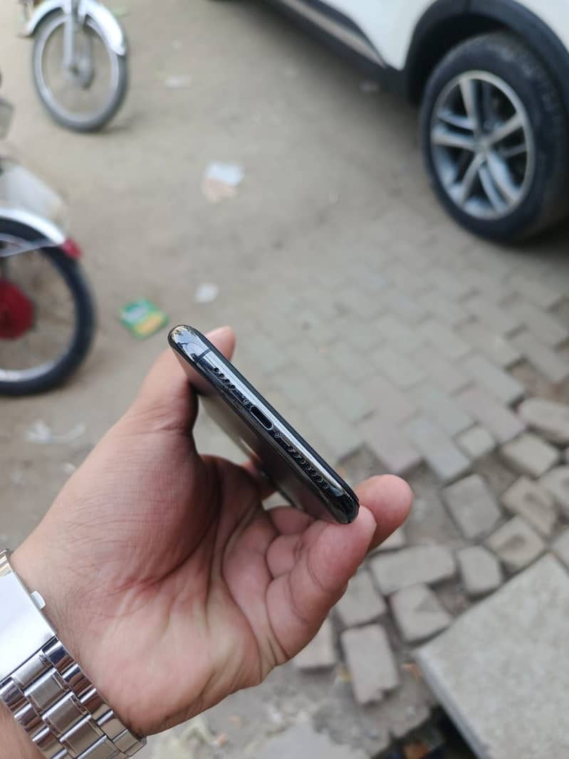 Apple iPhone 11 Pro Max 1