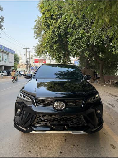 Toyota Fortuner Legender 2023 total geniun