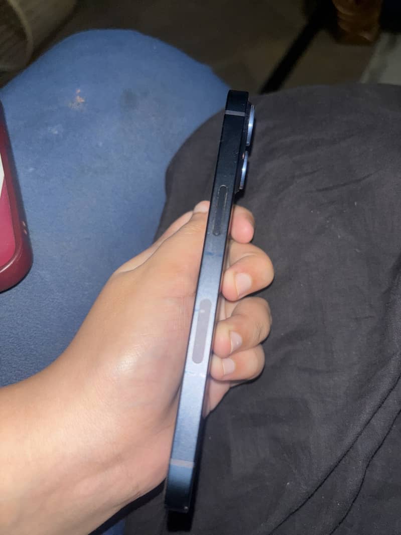 Apple iPhone 13 1