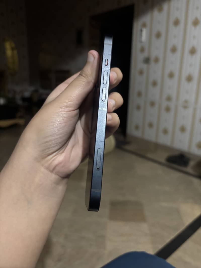Apple iPhone 13 6