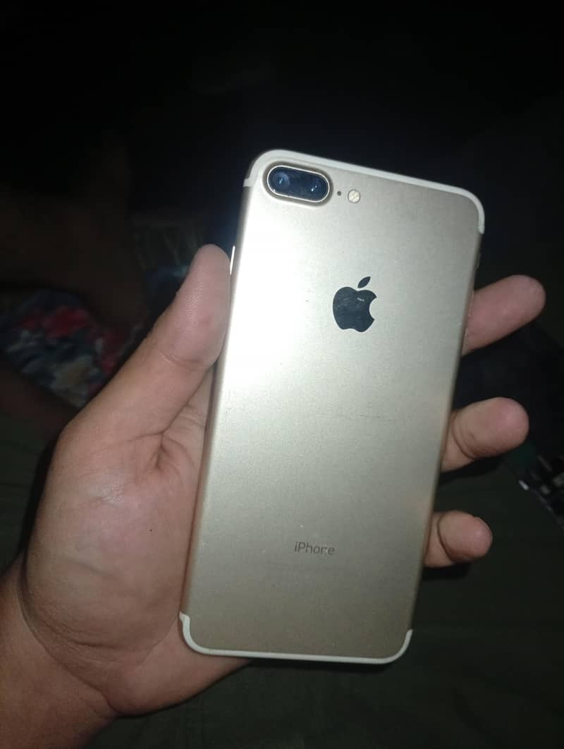 Apple iPhone 7 Plus 0