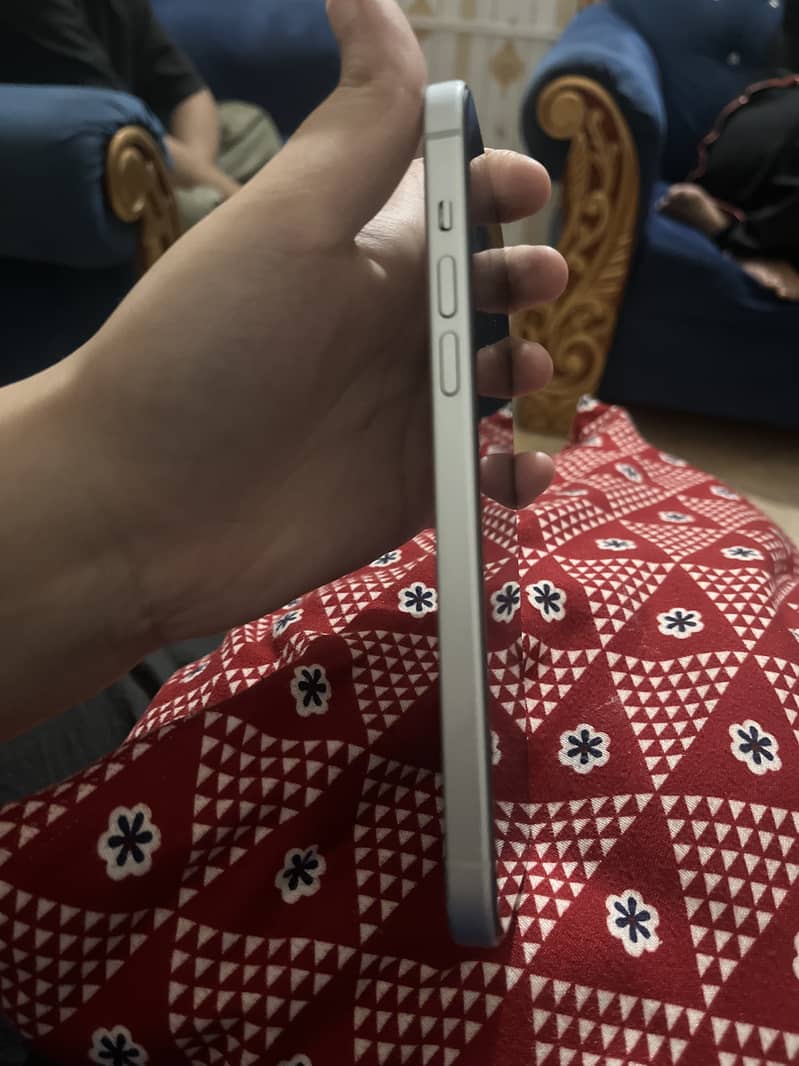 Apple iPhone 15 plus 1