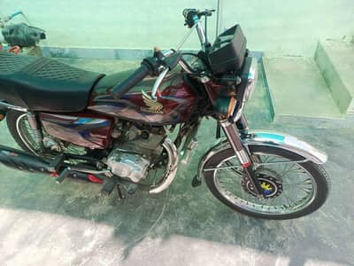 Honda 125 for sale with a good condition one hand used