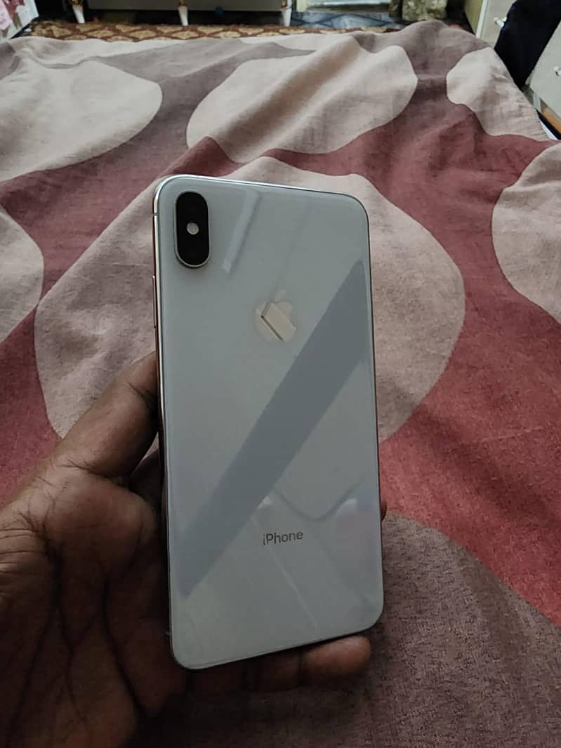 Apple iPhone X 4