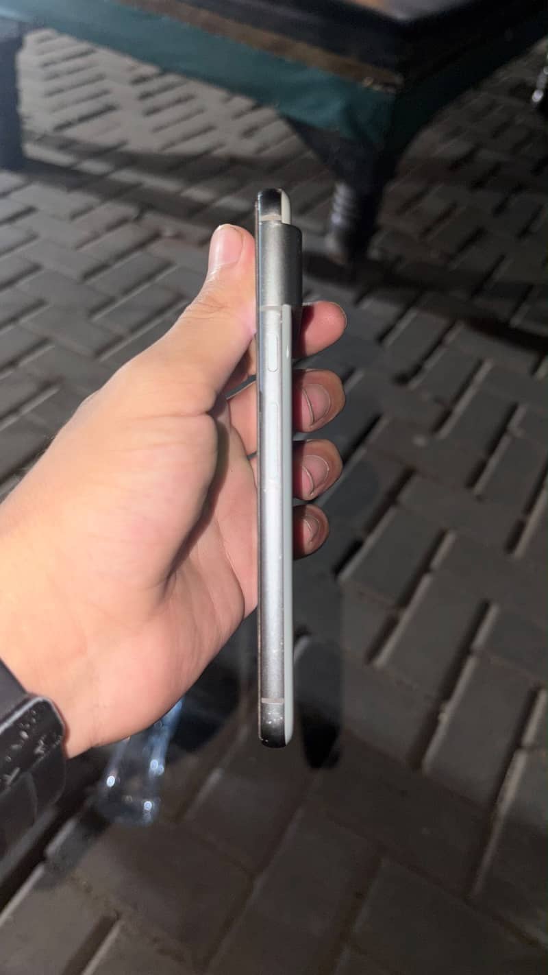 Google Pixel 8 3