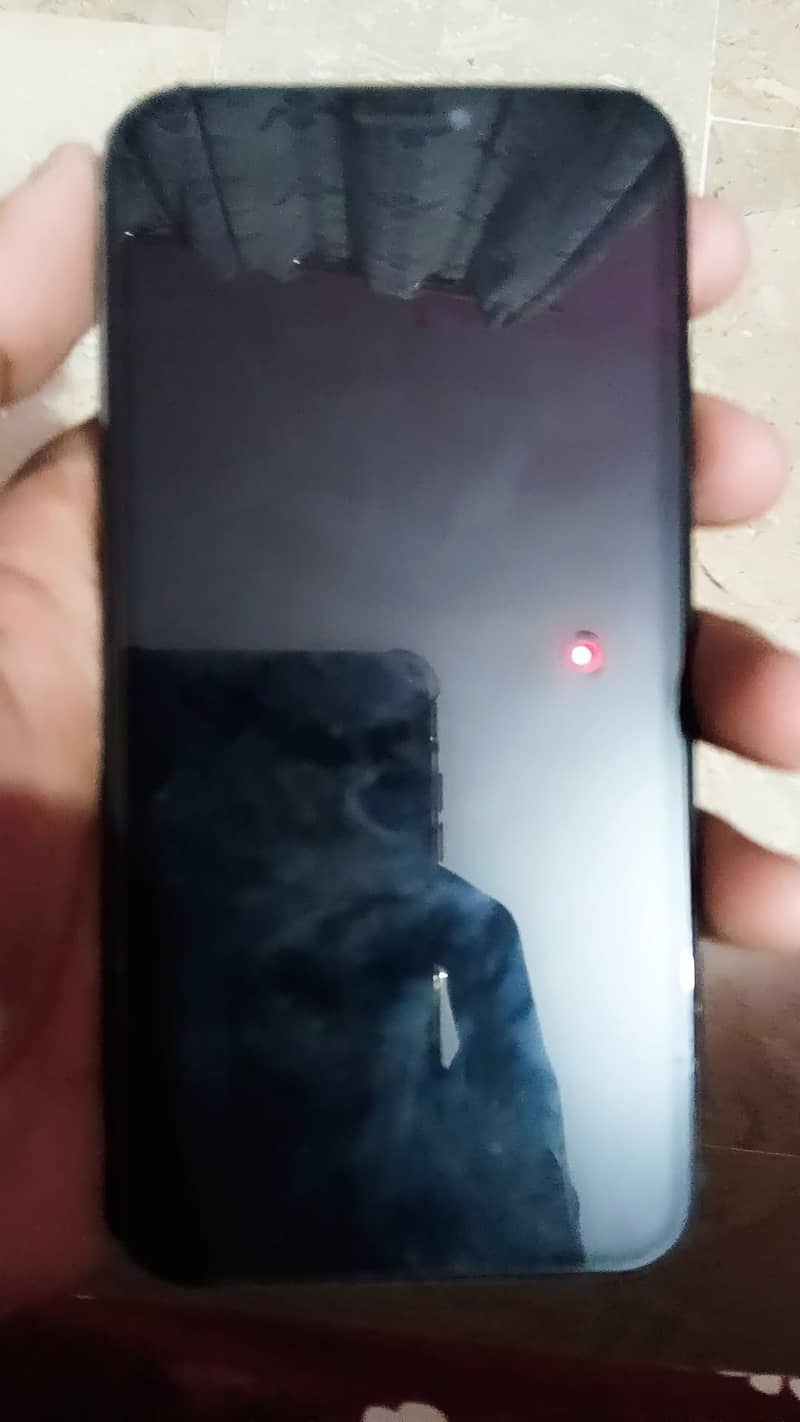 Apple iPhone X 4