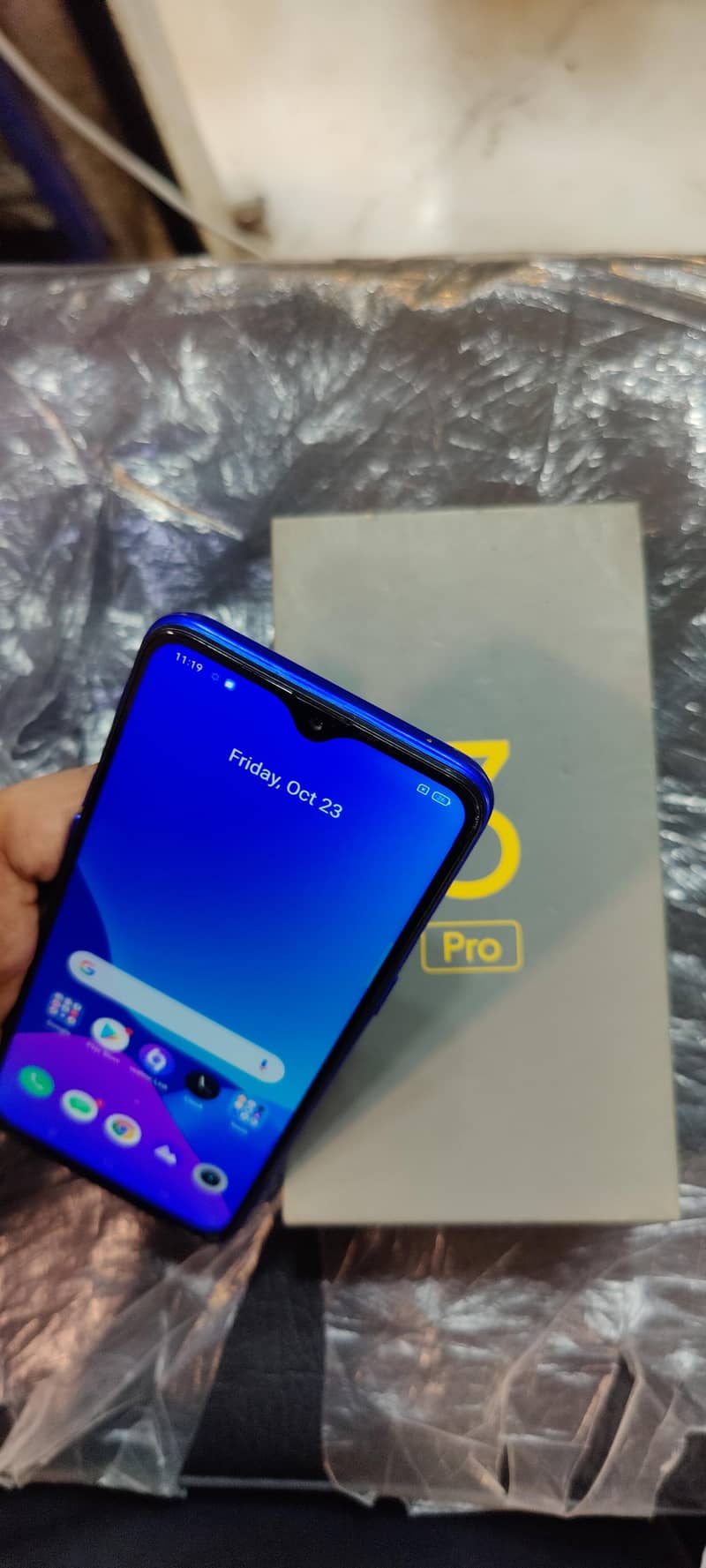 Realme 3 Pro 4