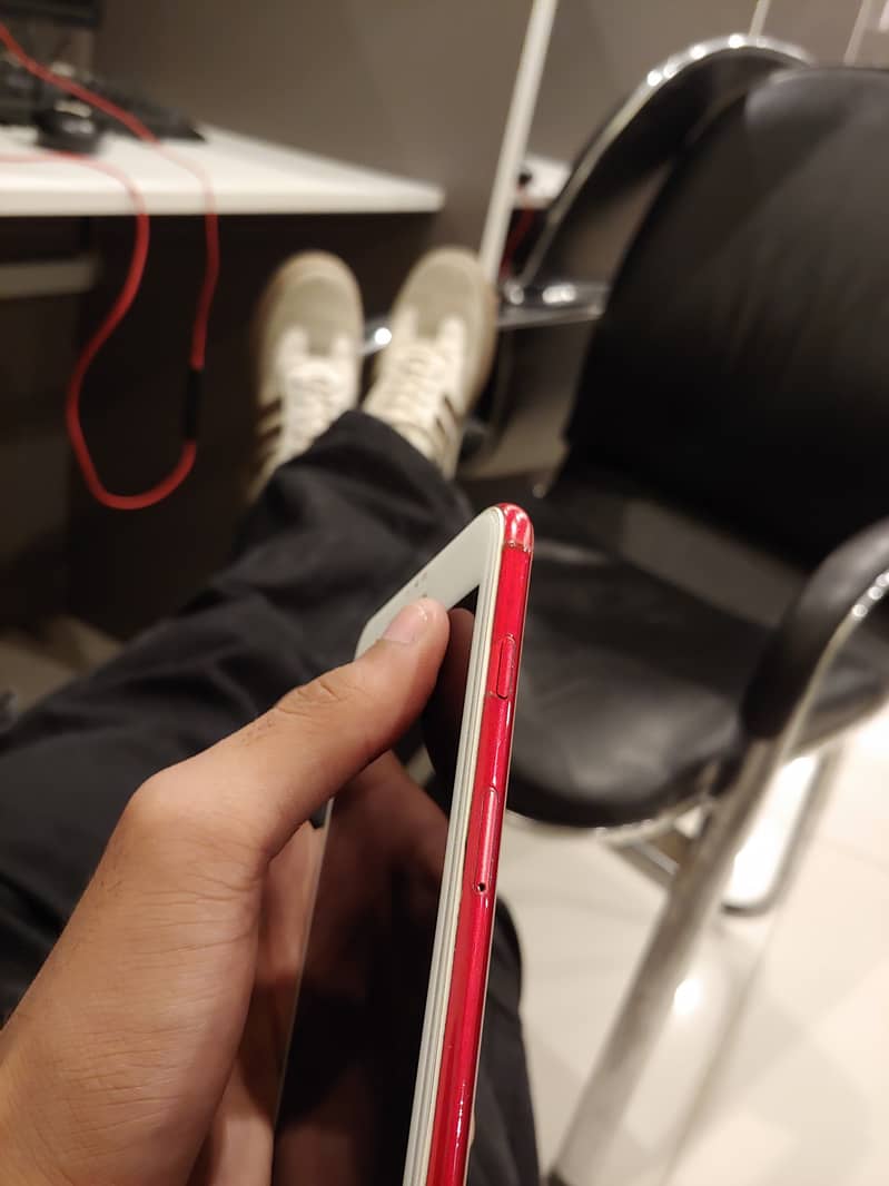 Apple iPhone 7 Plus 0