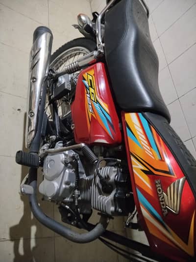 HONDA 125 CG V URGENT SALE TOTAL GENUINE