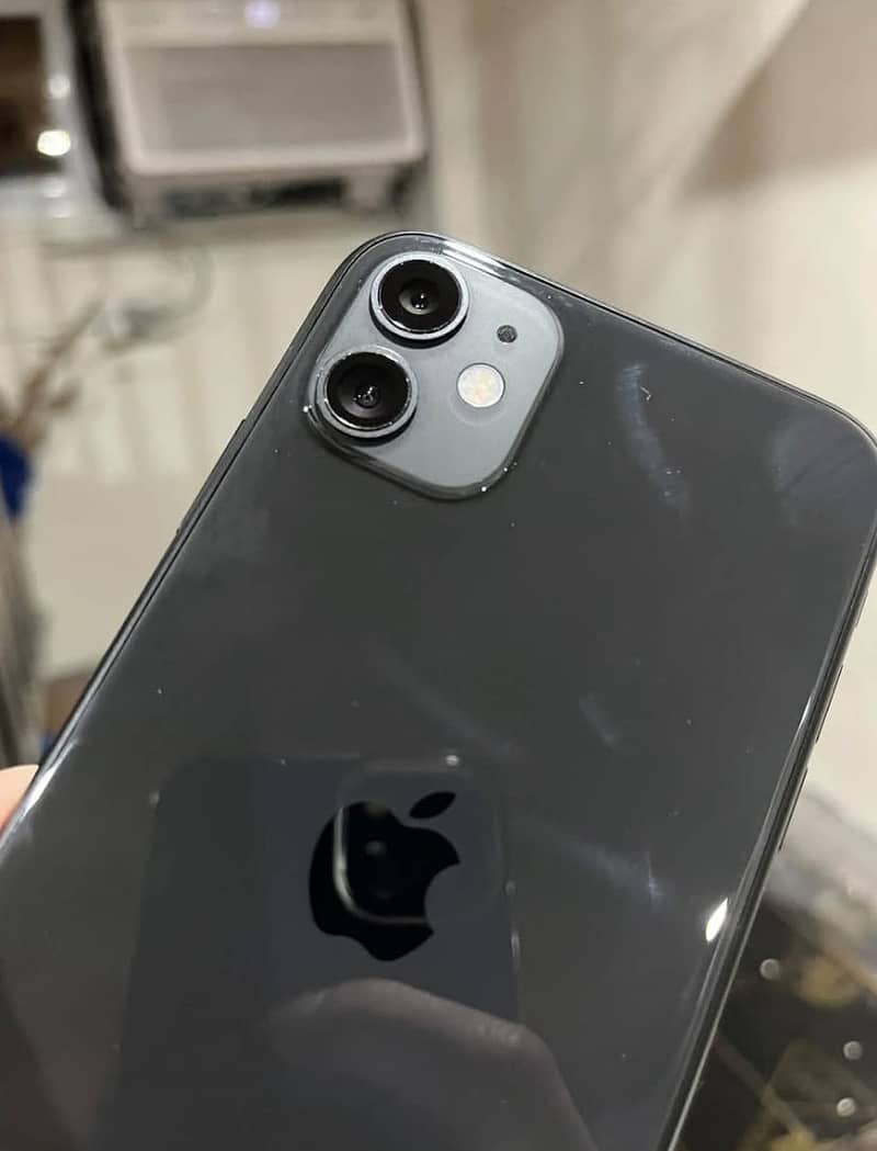 Apple iPhone 11 0